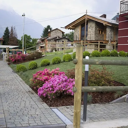 Due Laghi Διαμέρισμα Colico